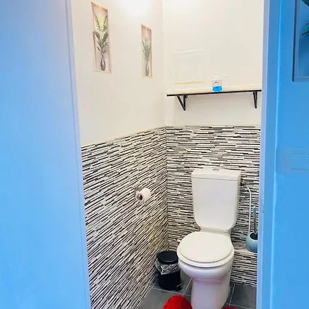 Spacious - Private T6, South, Tram Appartamento *