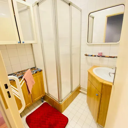 Spacious - Private T6, South, Tram ルマン